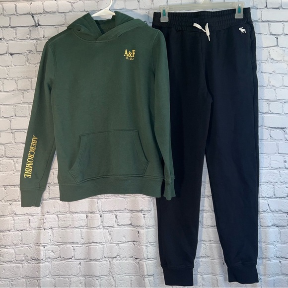 Boy’s Abercombie Kids Black Joggers Size 13/14 - Picture 6 of 6